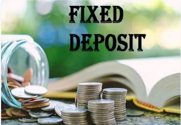 শুক্রবারই রেপো রেট (Repo Rate) বাড়িয়েছে রিজার্ভ ব্যাঙ্ক। আরবিআই মনিটারি পলিসি কমিটি (RBI Monetary Policy Committee) রেপো রেট ৫০ বেসিস পয়েন্ট বাড়িয়ে ৫.৪% করেছে ও স্ট্যান্ডিং ডিপোজিট ফেসিলিটি (SDF) ৫.১৫%-করা হয়েছে।