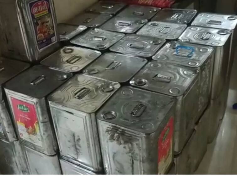 Rajkot News 599 kg fake ghee seized in 40 containers, one person detained RAJKOT : 40 ડબામાં 599 કિલો નકલી ઘી ઝડપાયું, એક શખ્સની અટકાયત