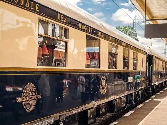 Orient Express : જે લોકો ફ્લાઇટ, કાર કે બાઇક કરતાં ટ્રેનમાં મુસાફરી કરવાનું વધુ પસંદ કરે છે તે લોકો જ ટ્રેનની સવારીની સુંદરતા સમજી શકે છે. ઘણા લોકો ટ્રેનમાં મુસાફરીનો આનંદ માણતા હોય છે.