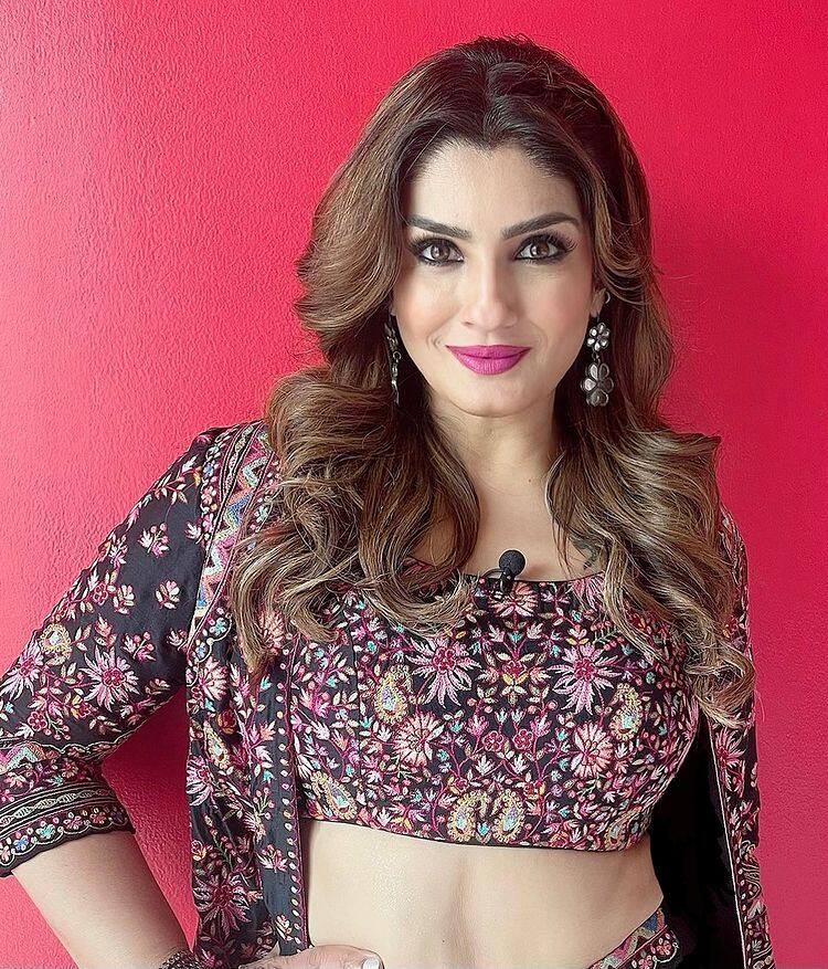 Raveena Tandon Photo: બોલિવૂડની 'મસ્ત-મસ્ત ગર્લ' રવિના ટંડનનો ક્લાસી લુક Raveena Tandon Photo: બોલિવૂડની 'મસ્ત-મસ્ત ગર્લ' રવિના ટંડનનો ક્લાસી લુક