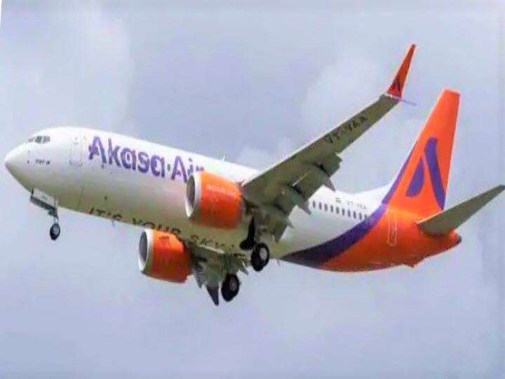 Akasa Air gets 'sky of hope', first flight on busy Mumbai-Ahmedabad route Akasa Air ਨੂੰ ਮਿਲਿਆ 'ਉਮੀਦਾਂ ਦਾ ਅਸਮਾਨ', ਭਰੀ ਮੁੰਬਈ-ਅਹਿਮਦਾਬਾਦ ਰੂਟ 'ਤੇ ਪਹਿਲੀ ਉਡਾਣ