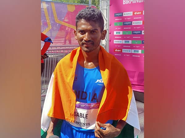 ট্র্যাক অ্যান্ড ফিল্ডে ভারতের পদকের দৌড় চলছে। পুরুষদের ৩০০০ মিটার স্টিপলচেজে ভারতের অবিনাশ মুকুন্দ সাবল রুপো জিতেছেন। ৮ মিনিট ১১.২০ সেকেন্ডে ৩ হাজার মিটার সম্পূর্ণ করেন অবিনাশ।