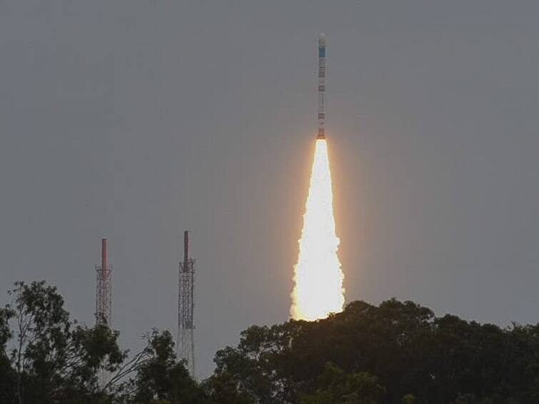 SSLV all stages performed as expected, but suffered data loss terminal phase of mission ISRO Chief Somanath SSLV D1 Mission: 2 செயற்கைக்கோள்களையும் தொடர்பு கொள்ள முடியவில்லை... இஸ்ரோ தலைவர்