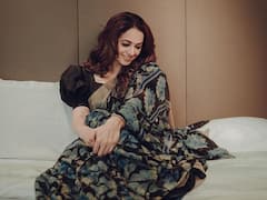 Actress Bhavana: மத்தாப்பாய் சிரிக்கும் பூ இவள்..! நடிகை பாவானாவின் ஃபோட்டோஸ்!