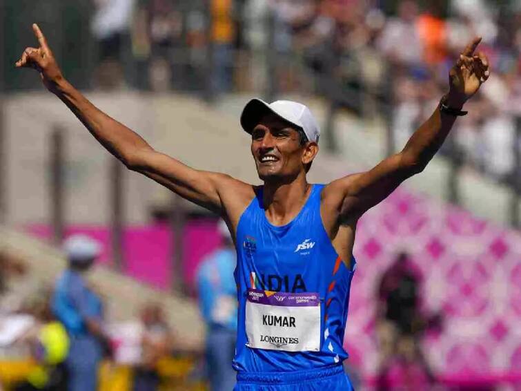 Sandeep Kumar records his personal best timing, bags bronze in men 10,000m race walk CWG 2022 Sandeep : வேகநடை ஓட்டத்தில் மேலும் ஒரு பதக்கம் வென்ற சந்தீப் குமார்.. வெண்கலம் வென்று அசத்தல்..