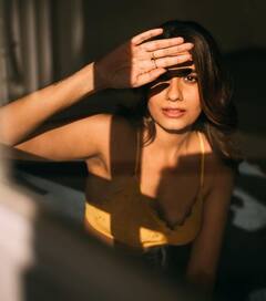 ‘ધ ફેમિલી મેન’ એક્ટ્રેસ શ્રેયા ધનવંતરીનો હોટ અંદાજ થયો વાયરલ, જુઓ તસવીરો