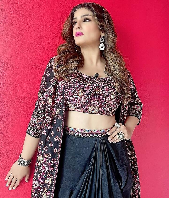 Raveena Tandon Photo: બોલિવૂડની 'કૂલેસ્ટ ગર્લ' કહેવાતી રવિના આજે કોઈ પરિચયની જરૂર નથી. તે છેલ્લા ઘણા સમયથી ફિલ્મોથી દૂર છે, પરંતુ તેમ છતાં તે ચર્ચાનો હિસ્સો બની રહે છે.