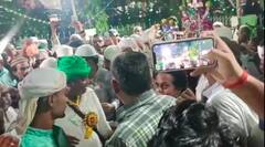 Muharram 2022: बड़ी तादाद में भीड़ ने किया पाक घोड़े का दीदार, पिछले 166 सालों से निकाली जा रही है दुलदुल सवारी, देखिए- इन तस्वीरों में