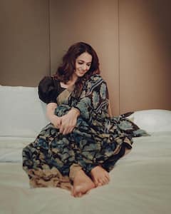 Actress Bhavana: மத்தாப்பாய் சிரிக்கும் பூ இவள்..! நடிகை பாவானாவின் ஃபோட்டோஸ்!