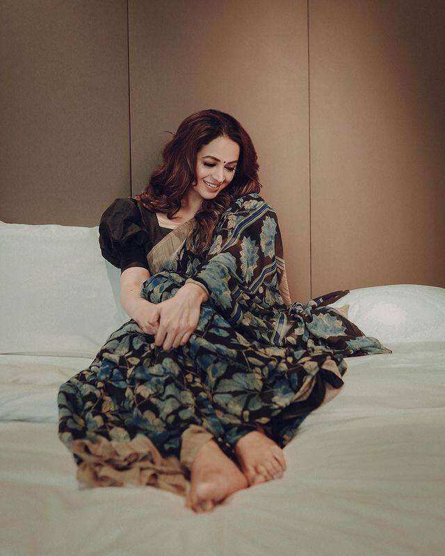 காதல் வைத்து காதல் வைத்து காத்திருந்தேன் காற்றில் உந்தன் குரல் மட்டும் கேட்டிருந்தேன்