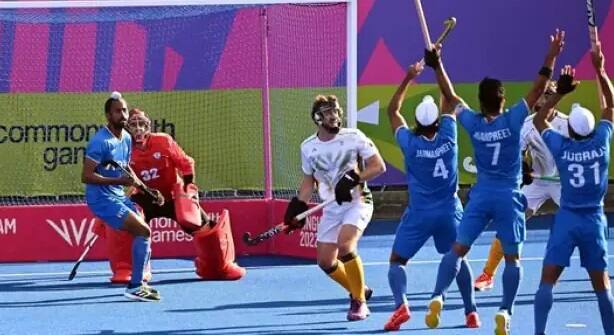 CWG 2022: Indian men`s hockey team 1 win away from elusive gold, to play final vs Australia CWG 2022: ભારતીય પુરુષ હોકી ટીમ ત્રીજી વખત કોમનવેલ્થ ગેમ્સની ફાઇનલમાં પહોંચી, સેમિફાઇનલમાં સાઉથ આફ્રિકાને 3-2થી હરાવ્યું