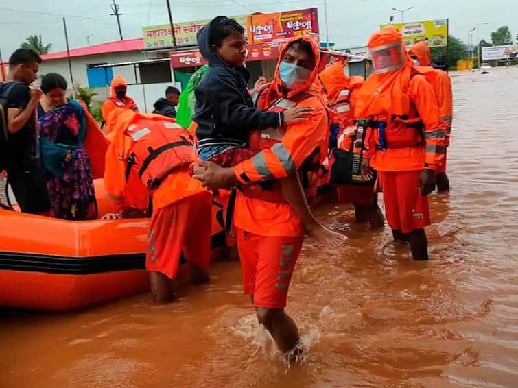 Disaster management in Kolhapur district is included in the English university curriculum Kolhapur Disaster Management : कोल्हापूर जिल्ह्यातील आपत्ती व्यवस्थापनाचा इंग्लंडच्या विद्यापीठातील अभ्यासक्रमात समावेश!