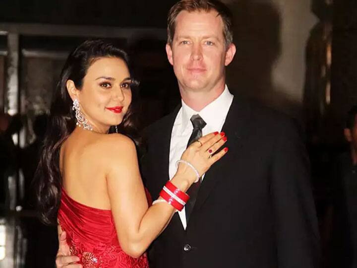 Preity Zinta and his husband Gene Goodenough take day off from baby duties for a date बेबी ड्यूटीज से ब्रेक लेकर पति के साथ डेट पर गईं Preity Zinta, फिर जो हुआ देखिए इस वीडियो में