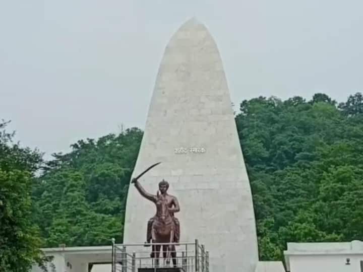 Shaheed Veer Narayan Singh: जानें कौन थे 1857 की क्रांति में अंग्रेजों के छक्के छुड़ाने वाले वीर नारायण सिंह? बनाई थी खुद की सेना Veer Narayan Singh Chhattisgarh Story of Shaheed Veer Narayan Singh the first martyr in the revolt of 1857 ANN Shaheed Veer Narayan Singh: जानें कौन थे 1857 की क्रांति में अंग्रेजों के छक्के छुड़ाने वाले वीर नारायण सिंह? बनाई थी खुद की सेना