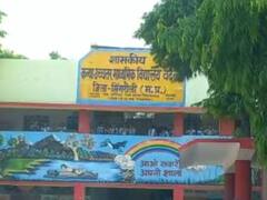 Singrauli News: महिला शिक्षक की क्रूरता, आगे की सीट पर बैठी छात्रा तो बेरहमी से पीटा, दो घंटे रही बेहोश