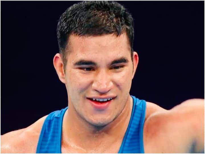 CWG 2022: Boxer Sagar Ahlawat misses out on gold in final, had to be satisfied with silver medal CWG 2022: बॉक्सर सागर अहलावत फाइनल में गोल्ड से चूकें, सिल्वर मेडल से करना पड़ा संतोष