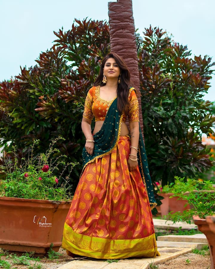 యాంకర్ వర్షిణి అందమైన ఫోటోలు. Image credit: Varshini Sounderajan/Instagram