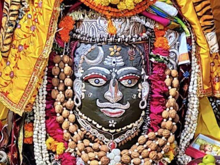 Ujjain News Bhasma aarti Mahakal fourth Monday Sawan Kumar Vishwas took blessings MP News ANN Ujjain News: सावन के चौथे सोमवार हुई भगवान महाकाल की भव्य भस्म आरती, कुमार विश्वास ने लिया आशीर्वाद