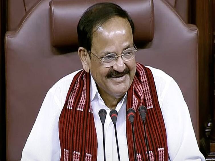 Watch Outgoing Vice President AAP Leader first love Exchange In Parliament முதல் காதல் குறித்து பேசிய வெங்கையா நாயுடு... சிரிப்பலையில் மாநிலங்களவை... சுவாரஸ்ய சம்பவம்