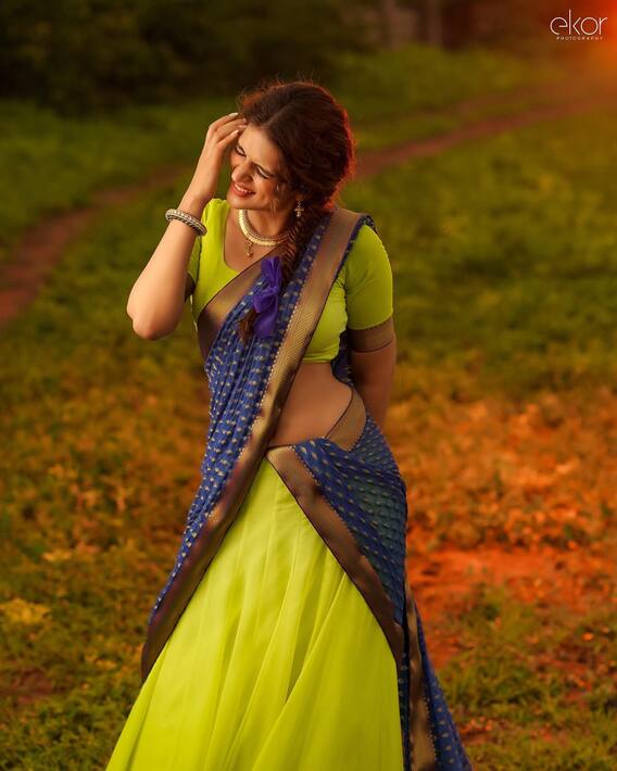 Shraddha Das: లంగా ఓణీలో రెండు జడలతో శ్రద్ధా దాస్