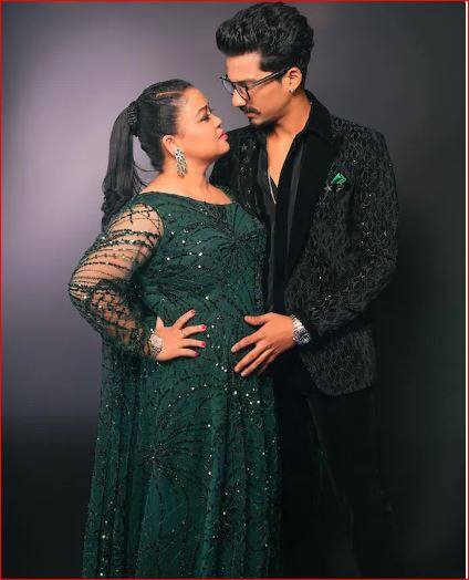 ਆਪਣੀ ਸ਼ਾਨਦਾਰ ਕਾਮਿਕ ਟਾਈਮਿੰਗ ਅਤੇ ਚੁਟਕਲਿਆਂ ਨਾਲ ਸਾਰਿਆਂ ਦਾ ਮਨੋਰੰਜਨ ਕਰਨ ਵਾਲੀ ਭਾਰਤੀ ਨੇ ਭਾਰ ਘਟਾਉਣ ਤੋਂ ਬਾਅਦ ਕਾਫੀ ਹਲਚਲ ਮਚਾ ਦਿੱਤੀ ਹੈ। ਭਾਰਤੀ ਹਰਸ਼ ਤੋਂ ਕਾਫੀ ਖੁਸ਼ ਹੈ। ਦੋਵਾਂ ਦੀ ਲਵ ਸਟੋਰੀ ਕਮਾਲ ਦੀ ਹੈ। ਟੀਵੀ ਜਗਤ ਦੇ ਇਸ ਚਹੇਤੇ ਜੋੜੇ ਨੇ ਲੰਬੇ ਸਮੇਂ ਤੱਕ ਡੇਟ ਕਰਨ ਤੋਂ ਬਾਅਦ ਵਿਆਹ ਕਰਵਾ ਲਿਆ।