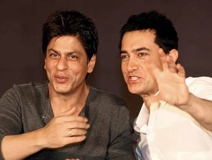 After watching Laal Singh Chaddha Shahrukh praised Aamir A special screening was done in Mannat Laal Singh Chaddha : 'लाल सिंह चड्ढा' पाहिल्यानंतर शाहरुखने केलं आमिरचं कौतुक; मन्नतमध्ये केलं होतं खास स्क्रीनिंग