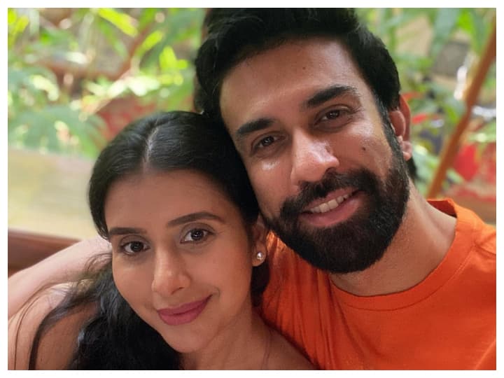 Does Rajeev Sen Posting Pic With Charu Asopa And Latter Adding Sen To Her Name Hint At Reconciliation? Does Rajeev Sen Posting Pic With Charu Asopa And Latter Adding Sen To Her Name Hint At Reconciliation?