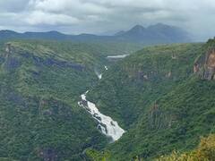 கோவை, நீலகிரியில் தொடர் கனமழை  - ஆறுகளில் வெள்ளப்பெருக்கு ; வெள்ளத்தில் மூழ்கிய தரைப்பாலங்கள்