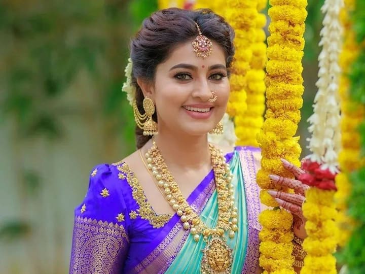 சேலையில் அசத்தும் சினேகாவின் சமீபத்திய புகைப்படங்கள்!