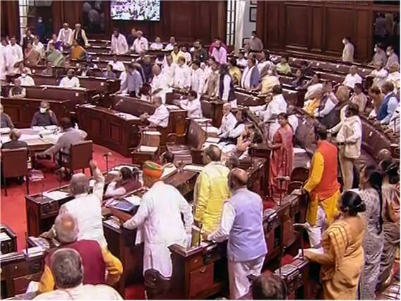 Monsoon Session: संसद में आज फिर हंगामे के आसार, महंगाई और बेरोजगारी पर सरकार को घेर सकता है विपक्ष Monsoon Session: संसद में आज फिर हंगामे के आसार, महंगाई और बेरोजगारी पर सरकार को घेर सकता है विपक्ष