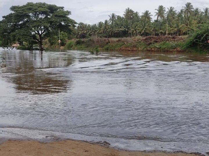 கோவை, நீலகிரியில் தொடர் கனமழை  - ஆறுகளில் வெள்ளப்பெருக்கு ; வெள்ளத்தில் மூழ்கிய தரைப்பாலங்கள்