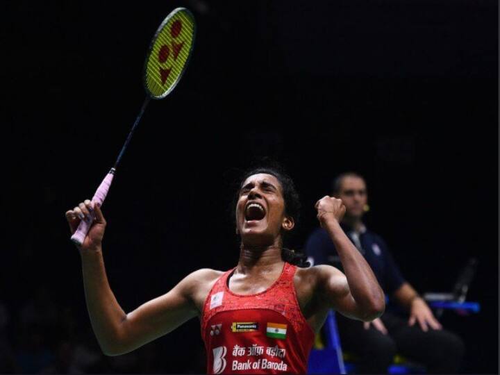 Commonwealth Games 2022: PM Modi praises PV Sindhu for winning gold in badminton final PV Sindhu Wins Gold: “அர்ப்பணிப்பு பிரமிக்க வைக்கிறது” - தங்கமகள் பி.வி.சிந்துவுக்கு பிரதமர் மோடி பாராட்டு..!