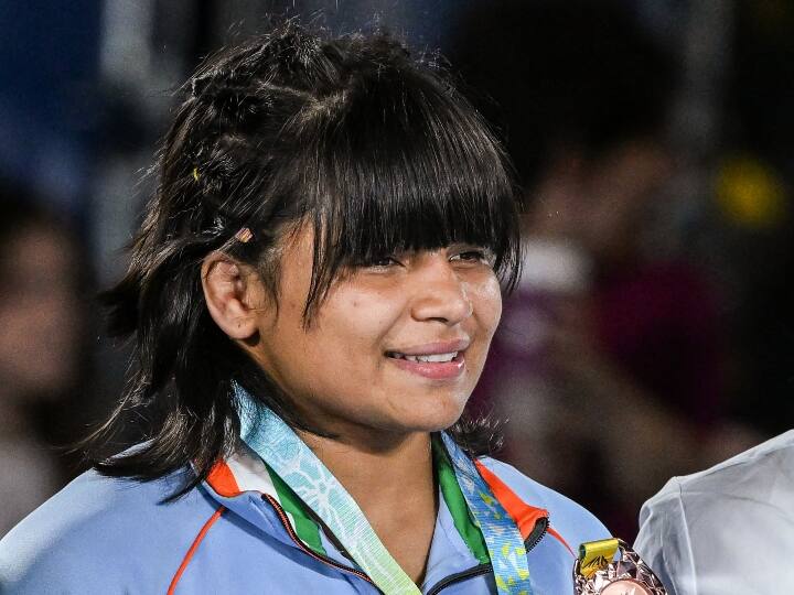 Commonwealth Games 2022 Divya Kakran won Bronze Medal accused CM Arvind Kejriwal for not helping her Commonwealth Games 2022: केजरीवाल की बधाई पर छलका पहलवान दिव्या काकरान का दर्द, बोलीं- जैसे बाकियों का सम्मान किया, मेरा भी करें