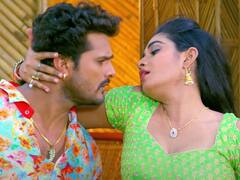 Bhojpuri song: Khesari Lal Yadav ने रितु सिंह के साथ लचकाई कमर, कातिलाना है एक्ट्रेस की कजरारी नज़र