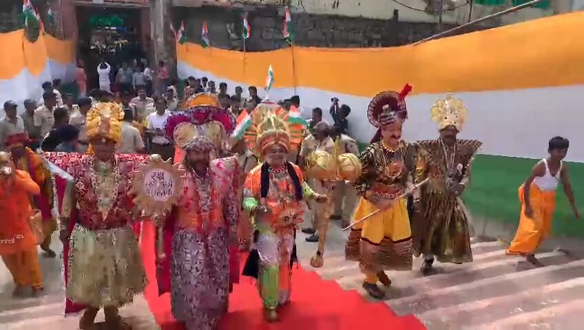 Ujjain News: सावन के आखिरी सोमवार तिरंगे में रंगी महाकाल की सवारी, जुटे लाखों शिव भक्त, 'भारत माता की जय' के नारे गूंजे