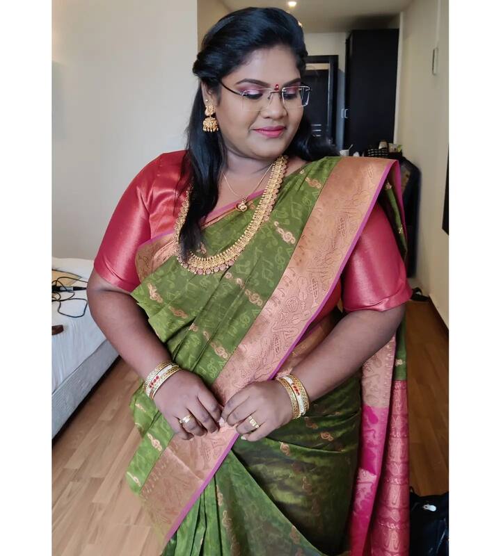 ஊரு அழகி உலக அழகி யாரும் இல்ல உனப் போல !