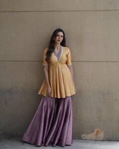 Sonam Bajwa Stylish Look: पंजाबी एक्ट्रेस सोनम बाजवा ने डीपनेक सूट पहनकर दिए कातिलाना पोज, तस्वीरों से नहीं हटेंगी निगाहें