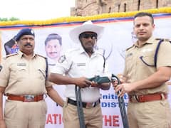 కౌబాయ్‌ గెటప్‌లో కర్నూలు ట్రాఫిక్ పోలీస్-కొత్త లుక్‌లో విధులు