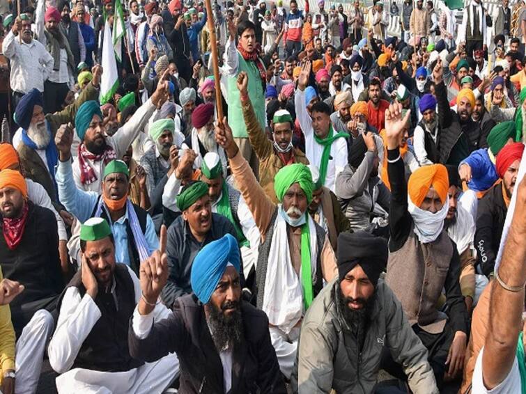 Punjab Farmers Protest sitting on dharna over payment of sugarcane in punjab Punjab Farmers Protest : थकलेल्या ऊस बिलावरुन पंजाबमधील शेतकरी पुन्हा आक्रमक, देशव्यापी आंदोलनाचा इशारा