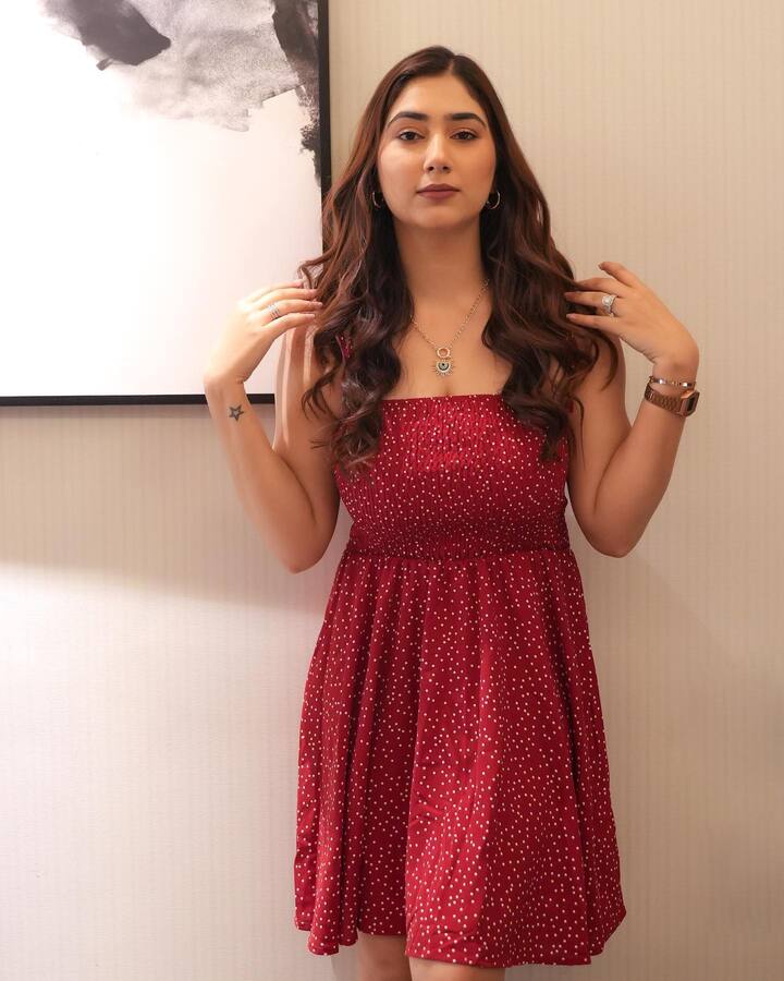 बता दें कि, ‘बड़े अच्छे लगते हैं 2’ से पहले दिशा परमार और नकुल मेहता एक साथ स्क्रीन शेयर कर चुके हैं. उन्हें ‘प्यार का दर्द है मीठा मीठा प्यारा प्यारा’ में देखा गया था.