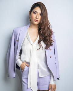 नकुल मेहता के कपड़े पहन Disha Parmar दिखा रही थीं बॉसी लुक! एक्टर ने सबके सामने वापस मांग लिया अपना सूट