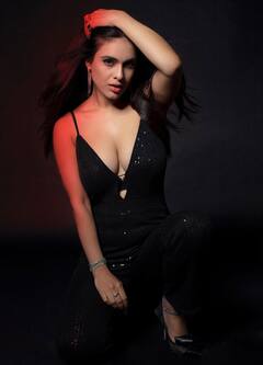 ब्‍लैक में दिखा भोजपुरी एक्‍ट्रेस Neha Malik का बिंदास अंदाज, ण्‍क-एक पोज बना देंगे आपको दीवाना