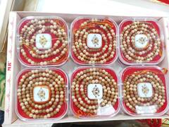 Raksha Bandhan 2022: जबलपुर में रक्षाबंधन के लिए सज गया बाजार, तस्वीरों में देखें गोल्ड, सिल्वर और डायमंड की फैंसी राखियां