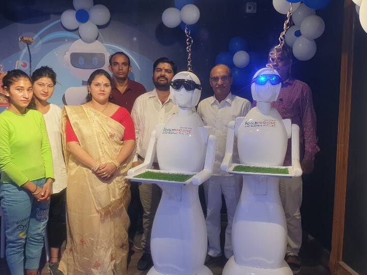Jodhpur Robot Restaurant: जोधपुर में पहली बार खुला रोबोट वाला रेस्टोरेंट, 'बंटी और बबली' सर्व करेंगे आपके ऑर्डर Robot Restaurant opened in Jodhpur by using Artificial Intelligence technique ANN Jodhpur Robot Restaurant: जोधपुर में पहली बार खुला रोबोट वाला रेस्टोरेंट, 'बंटी और बबली' सर्व करेंगे आपके ऑर्डर