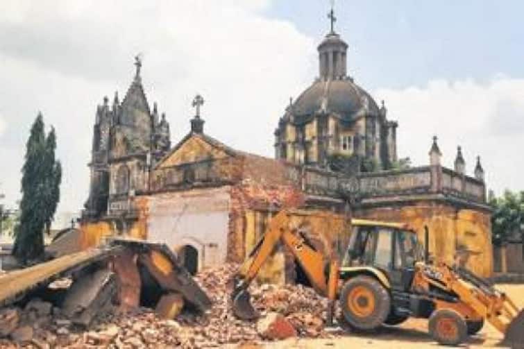 A 161-year-old church in Perambalur was demolished TNN பெரம்பலூரில் 161 ஆண்டுகள் பழமையான தேவாலயம் இடிப்பு
