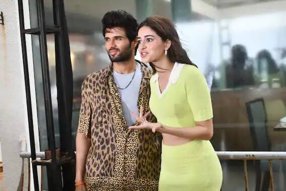 અનન્યા પાંડે અને વિજય દેવરકોંડાની ફિલ્મ લાઈગર રિલીઝ થવા માટે તૈયાર છે. બંને જોરશોરથી ફિલ્મના પ્રમોશનમાં જોવા મળી રહ્યા છે. ઘણા શહેરોમાં જઈને વિજય અને અનન્યા ફિલ્મનું પ્રમોશન કરી રહ્યા છે.