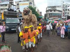 World Trible Day : उलगुलान जिंदाबाद! नाशिकमध्ये पारंपरिक वेशभूषा, वाद्ये, बोहाडासह आदिवासी दिन 