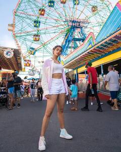 Pooja Hegde Pics: ਨਿਊ ਯਾਰਕ ਦੀਆਂ ਸੜਕਾਂ `ਤੇ ਮਸਤੀ ਕਰਦੀ ਨਜ਼ਰ ਆਈ ਪੂਜਾ ਹੇਗੜੇ, ਦੇਖੋ ਤਸਵੀਰਾਂ