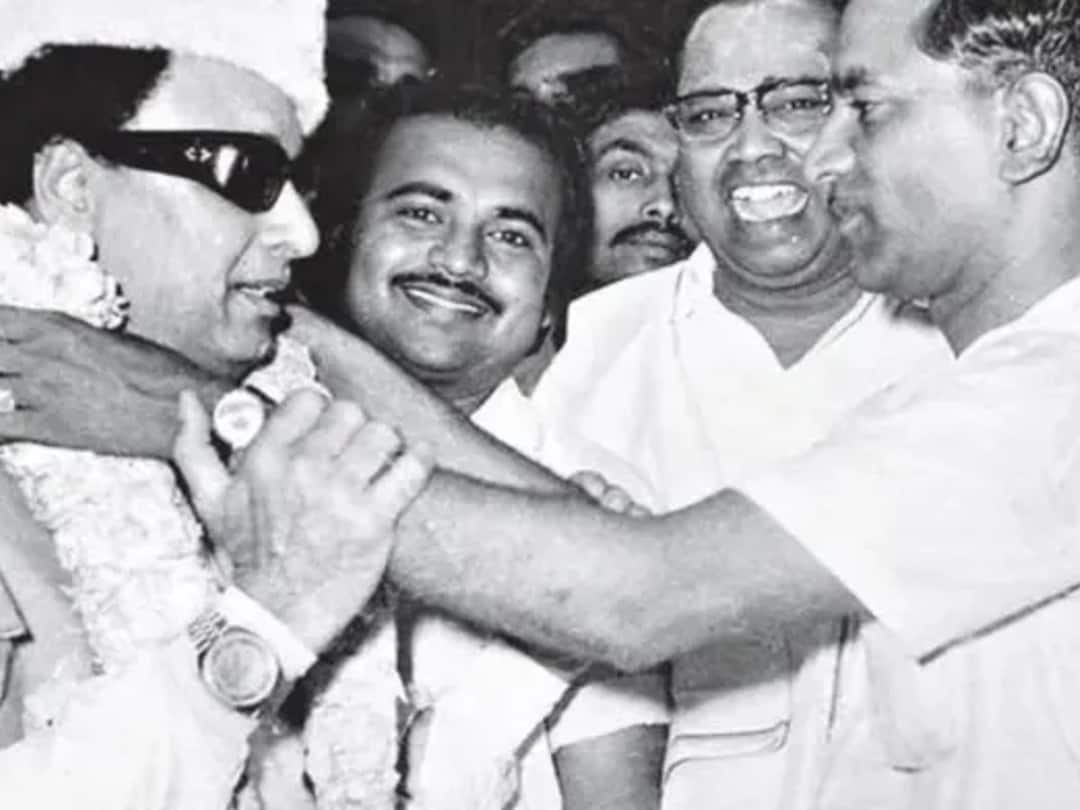 Mayathevar MP Passed Away: இரட்டை இலை சின்னத்தை தேர்வு செய்த மாயத்தேவர் மறைவு: இபிஎஸ் - ஒபிஎஸ் இரங்கல் AIADMK First MP Mayathevar Passed Away At 88 Mayathevar MP Passed Away: இரட்டை இலை சின்னத்தை தேர்வு செய்த மாயத்தேவர் மறைவு: இபிஎஸ் - ஒபிஎஸ் இரங்கல்