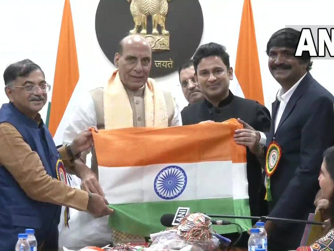 75வது சுதந்திர தினம்:  ராணுவ வீரர்களுக்காக தமிழக ஆசிரியர்கள், மாணவர்கள் தயாரித்த 1.5 லட்சம் ராக்கி கயிறுகள்